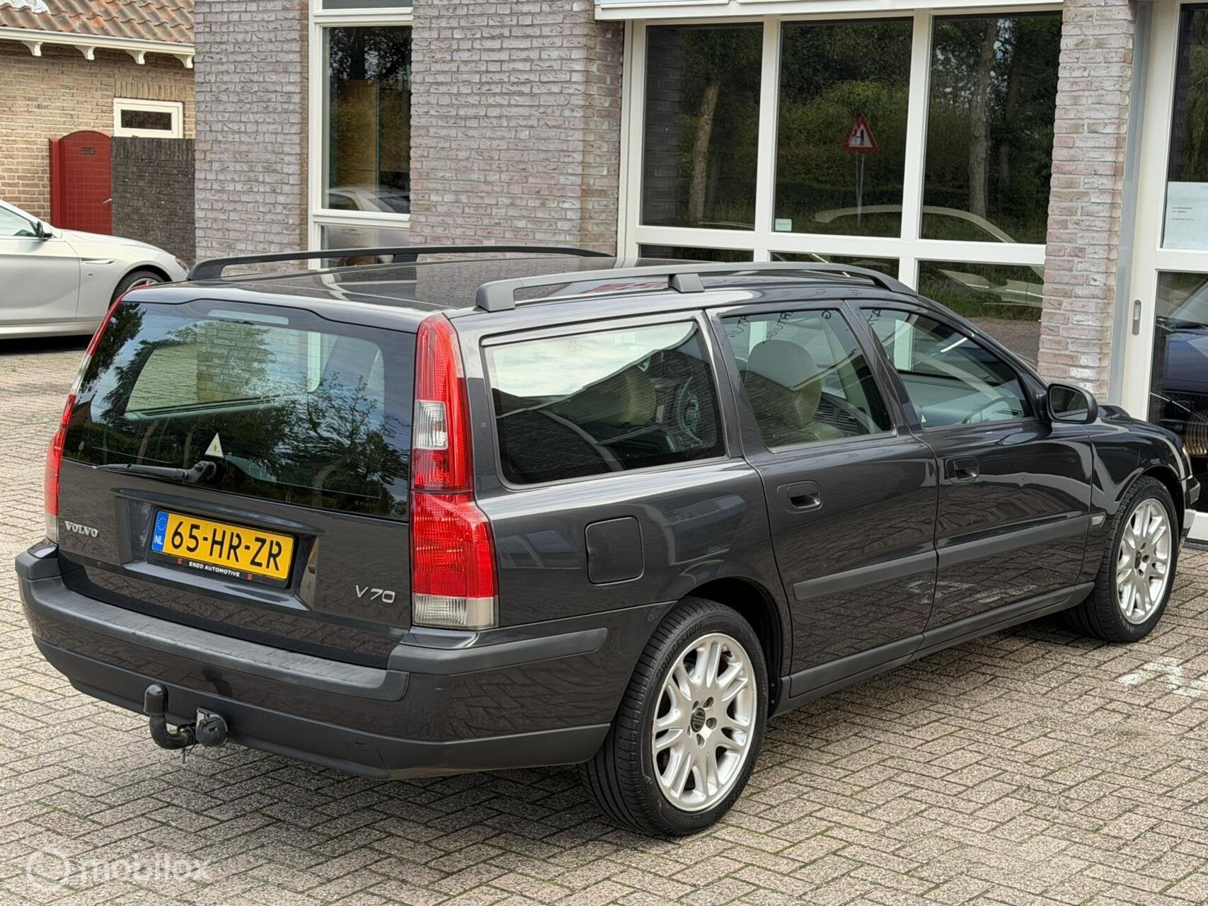 Volvo V70 2.4 Trekhaak Cruise NLauto NAP Youngtimer, foto 10
