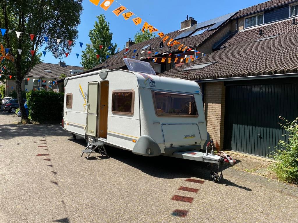 Knaus 500 uit 2001 met zakluifel en mover, Omvormbare zithoek, Rondzit, Particulier, 5 tot 6 meter