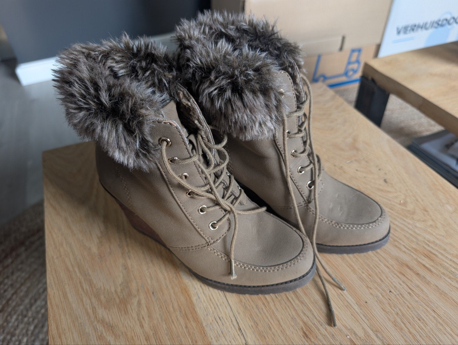 Diverse damesschoenen maat 36 en maat 37. Sneaker of met hak, Kleding | Dames, Schoenen, Ophalen of Verzenden, Zo goed als nieuw