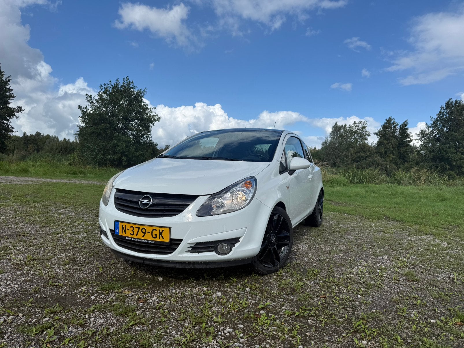 Opel Corsa 1.4 64KW 3D 2010 Wit, Voorwielaandrijving, 40 €/maand, 1398 cc, 4 cilinders