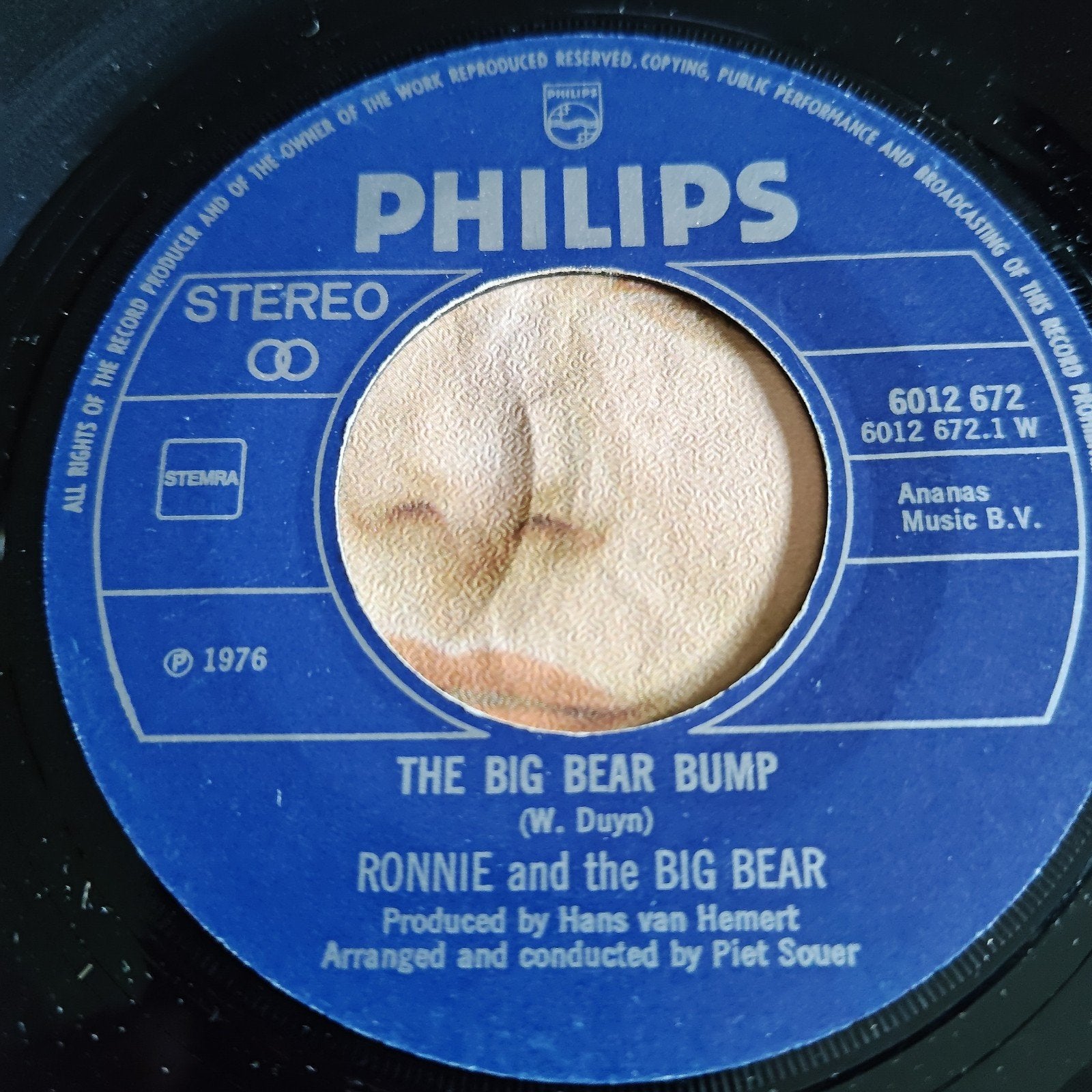 Ronnie and the Big Bear - The Big Bear Bump (1976) Philips, Gebruikt, 7 inch, Ophalen of Verzenden, Pop
