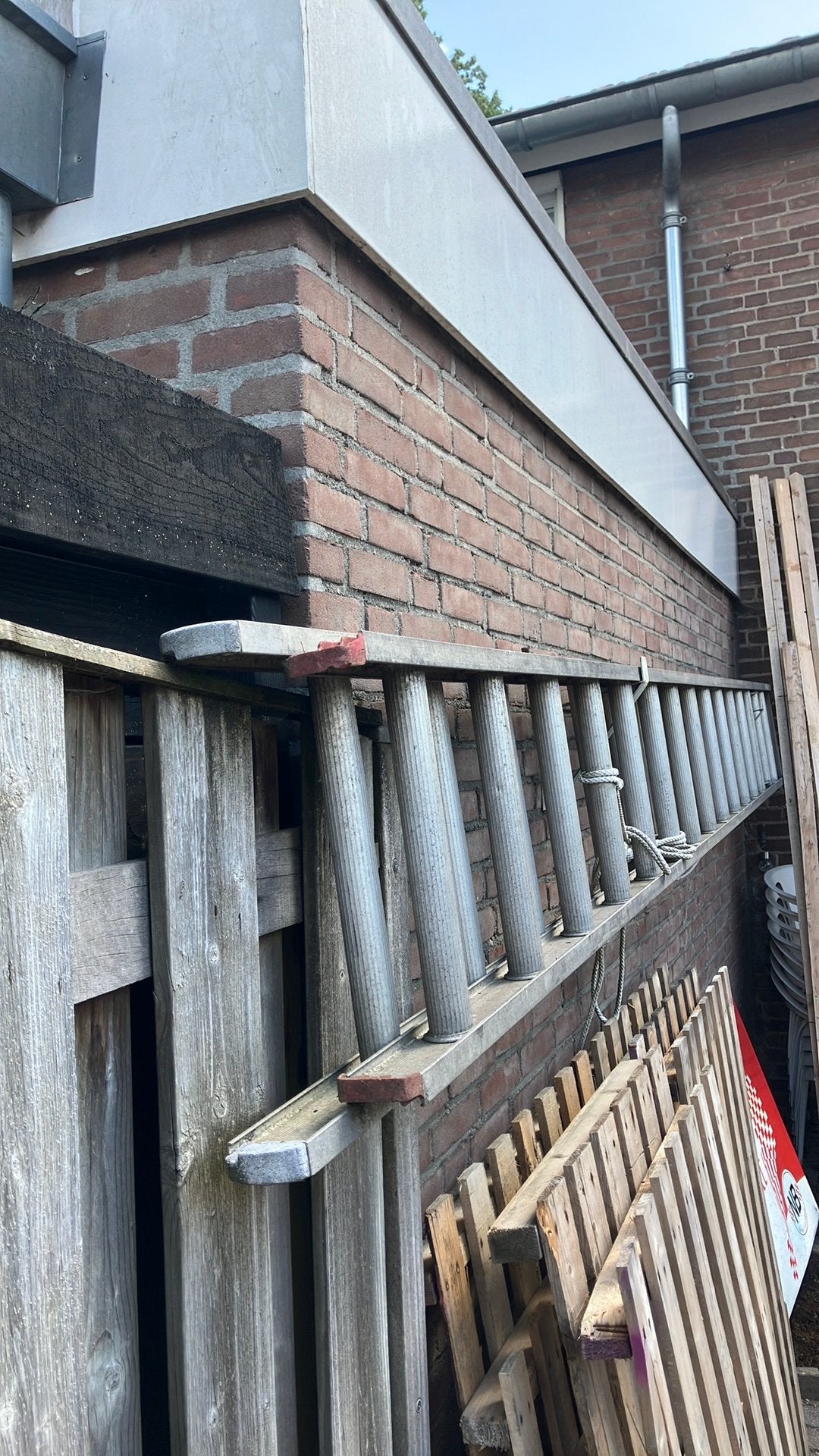 9 meter ladder aluminium, Doe-het-zelf en Verbouw, Ladders en Trappen, Ophalen, Gebruikt, Ladder, Opvouwbaar of Inschuifbaar