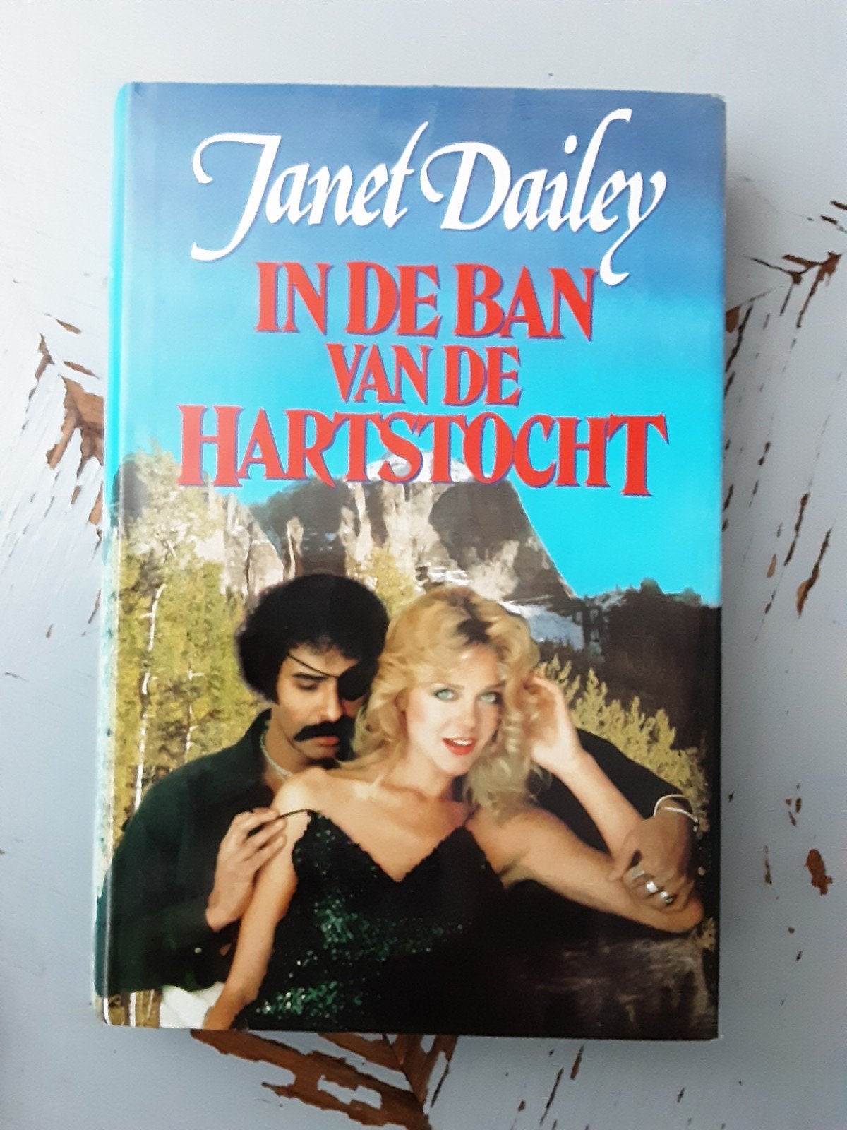 In de ban vd hartstocht, Ophalen of Verzenden, Zo goed als nieuw