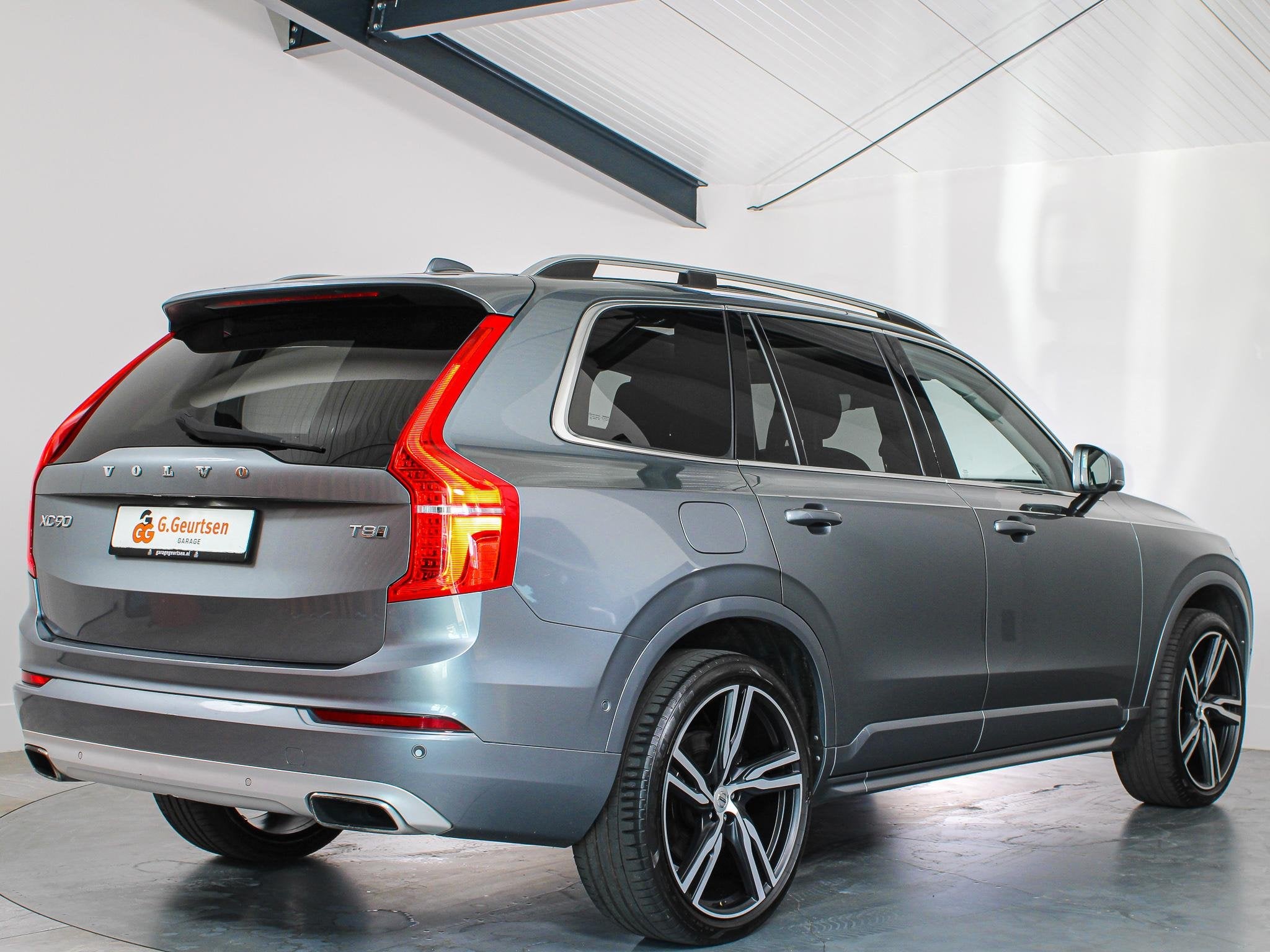Volvo XC90 2.0 T8 Twin Engine AWD Momentum 7-Persoons SOH 90, Gebruikt, 1969 cc, 7 stoelen, Bedrijf