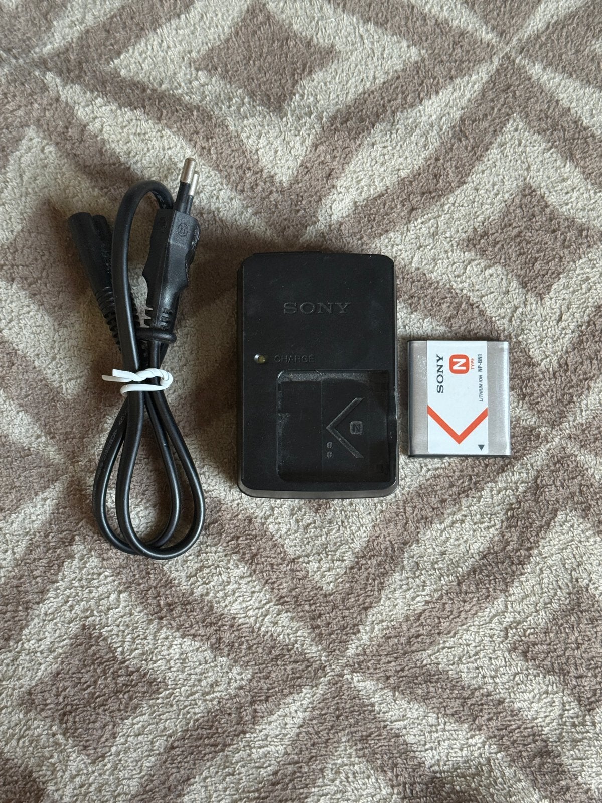 Sony NP-BN1 batterij en Sony BC-CSN oplader, Sony, Acculader, Verzenden, Sony