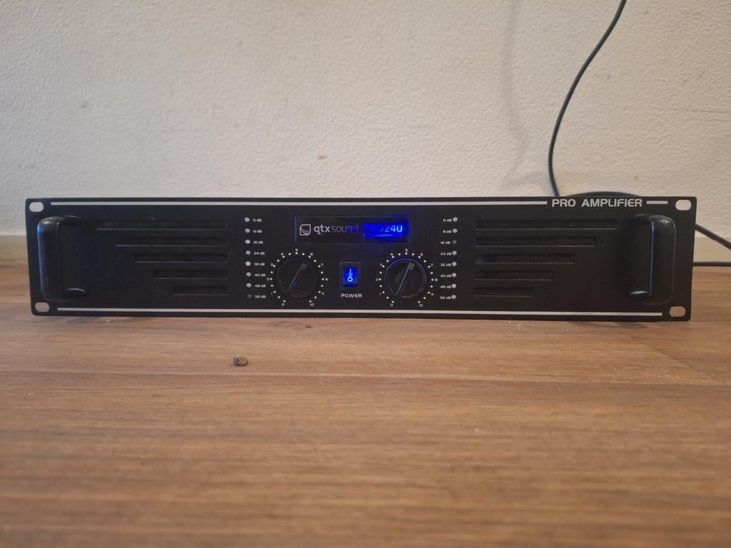 QTX sound PRO240 met speakers van dezelfde merk, Ophalen of Verzenden