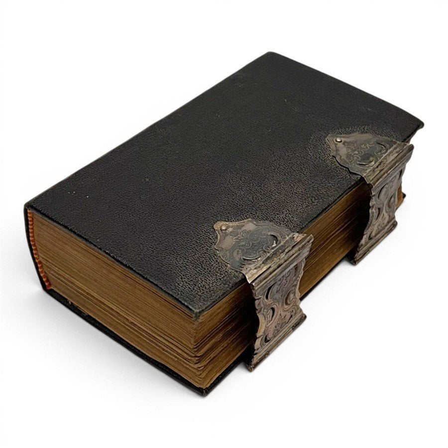 Antieke Bijbel met dubbele zilveren sloten, Antiek en Kunst, Antiek | Boeken en Bijbels, Ophalen of Verzenden