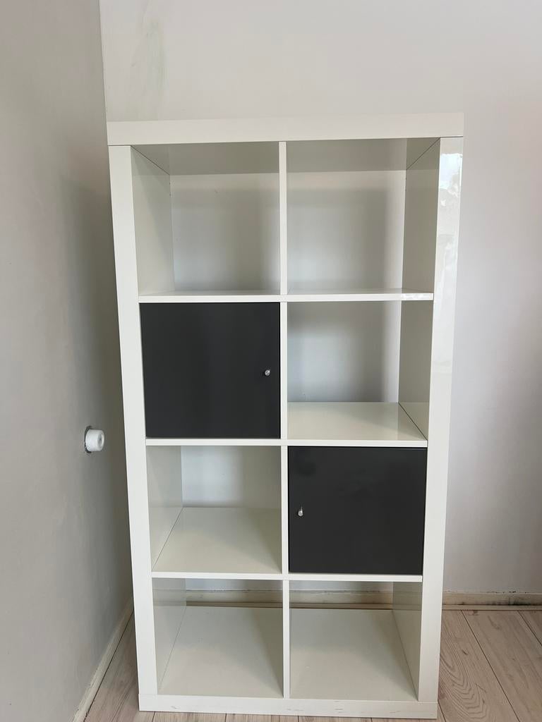 IKEA Kallax kast met 2 deurtjes – zo goed als nieuw, Ophalen, 100 tot 150 cm, 50 tot 100 cm, Zo goed als nieuw