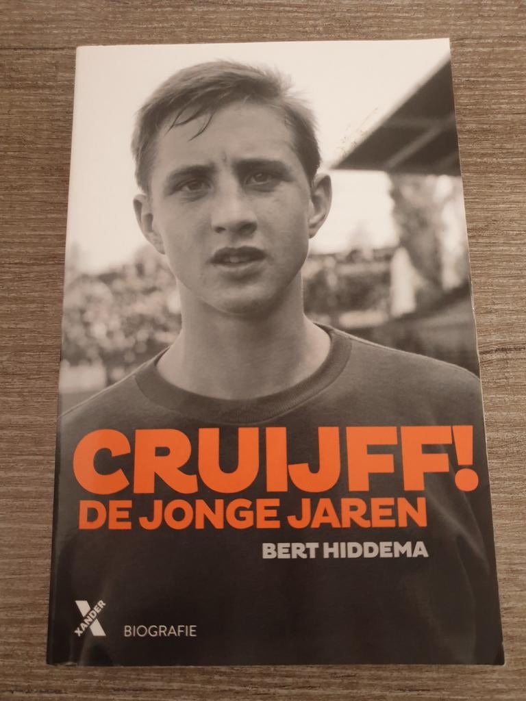 Cruijff! De Jonge Jaren - Bert Hiddema (Biografie), Boeken, Ophalen of Verzenden, Gelezen, Bert Hiddema, Sport