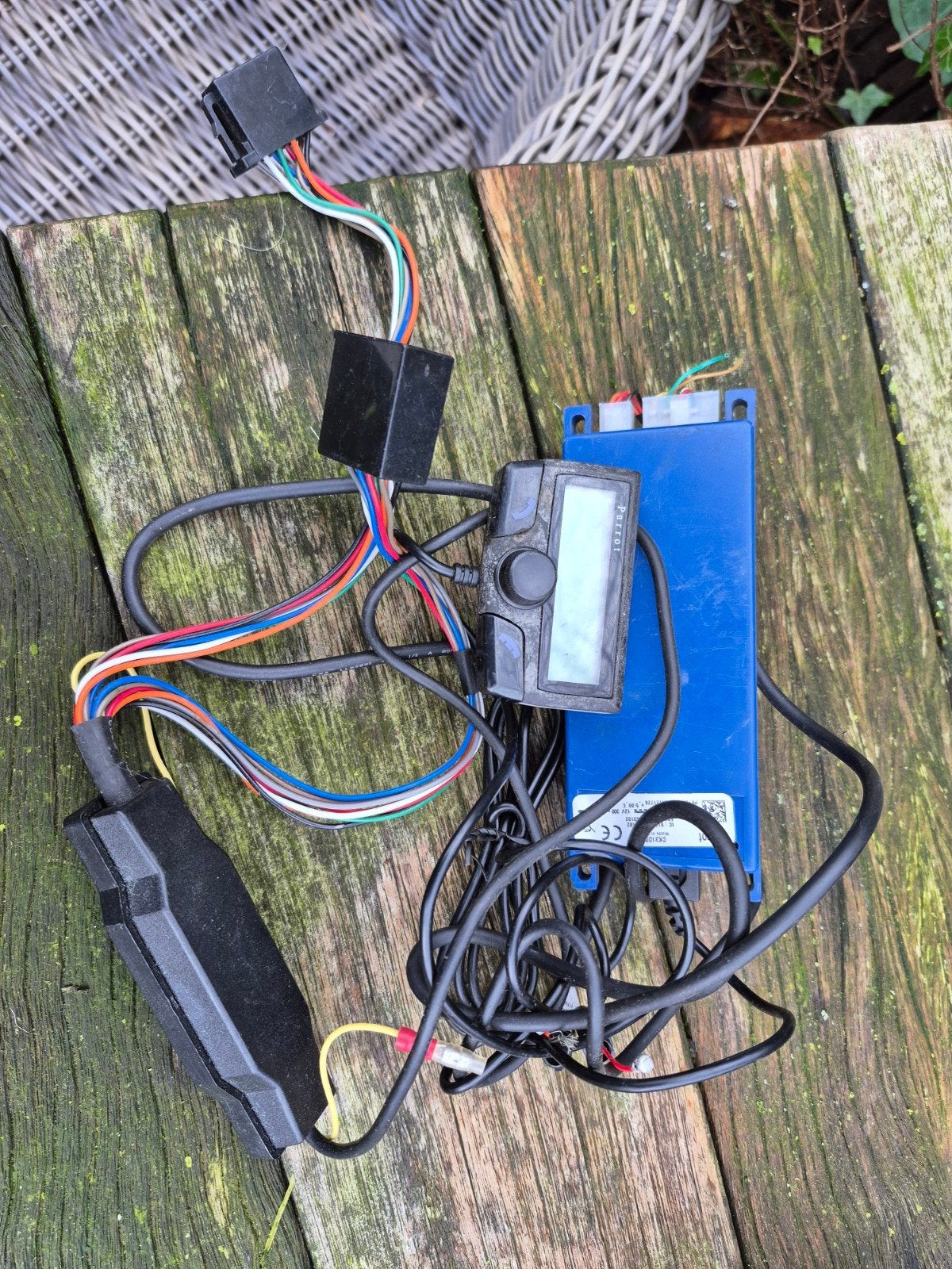 Parrot Carkit met display en bedrading, Ophalen of Verzenden, Gebruikt