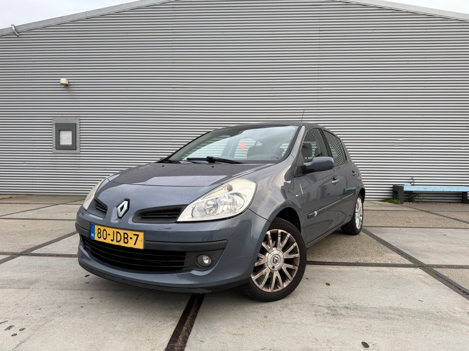 Renault Clio 1.2 NWE Koppeling NWE APK 5-DR PDC CRUISE, Voorwielaandrijving, Dealer onderhouden, 535 kg, 74 pk
