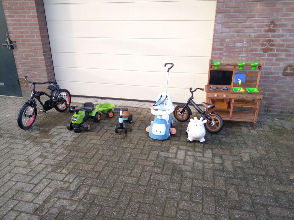 Diverse buitenspeelgoed loopfiets looptrekker, Ophalen, Gebruikt, Overige typen