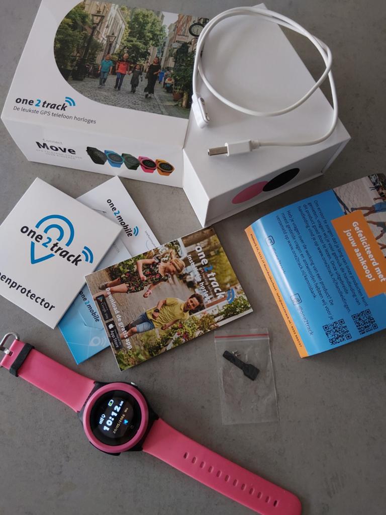 One2track Move Prepaid GPS Horloge Roze, Sieraden, Tassen en Uiterlijk, Smartwatches, One2track, Ophalen of Verzenden, Zo goed als nieuw