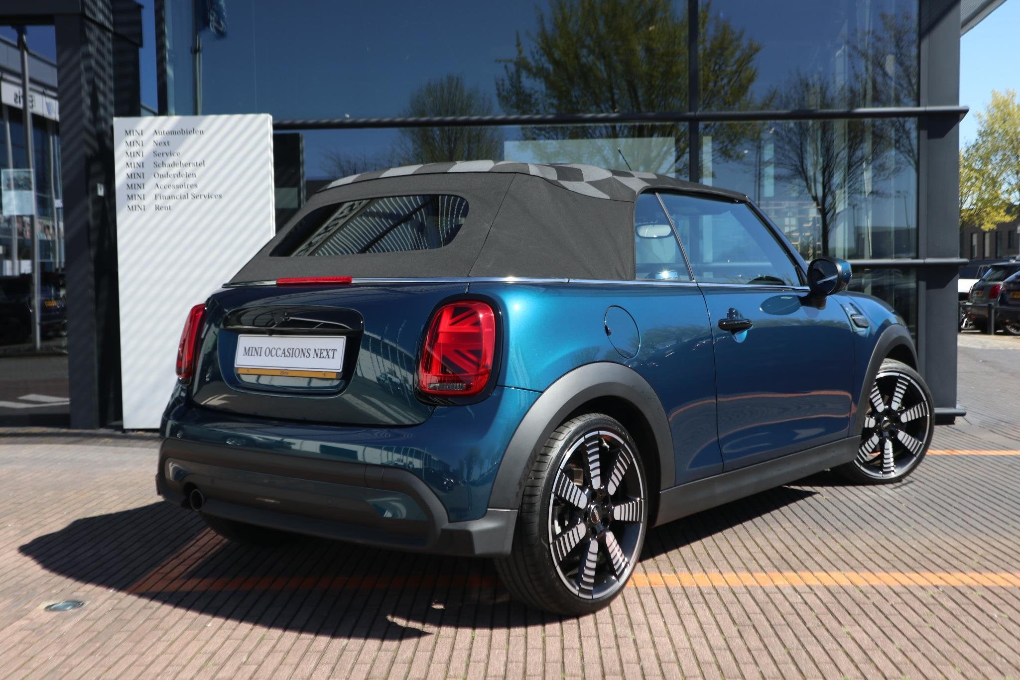 MINI Cabrio Cooper 1.5 Cooper | 18" LM Pulse Spoke | MINI Si, Gebruikt, Euro 6, 4 stoelen, 19 km/l