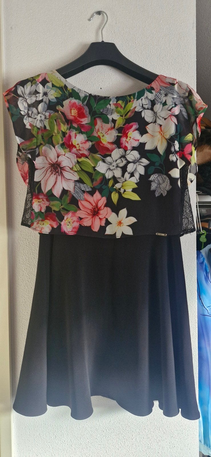 Guess jurk met bloemenprint, Kleding | Dames, Maat 38/40 (M), Guess, Meerkleurig, Ophalen of Verzenden