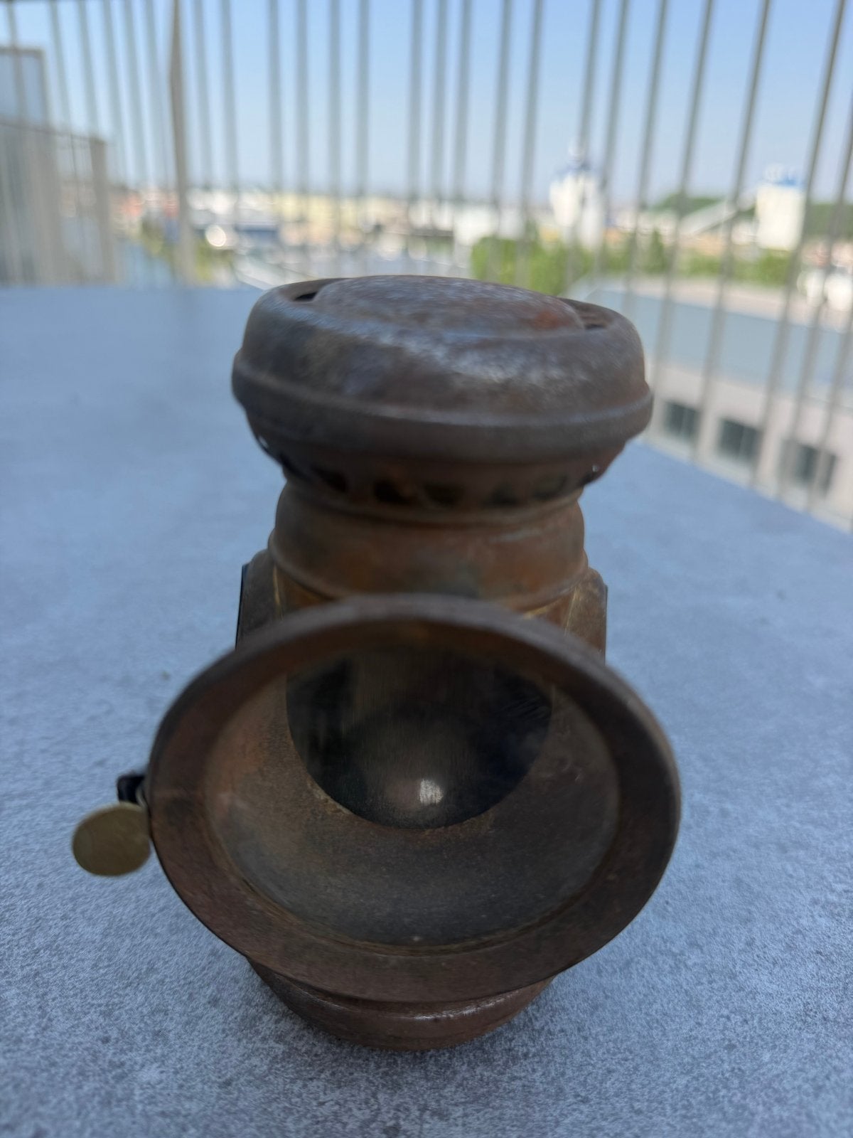 Antieke fietslamp, roestig, decoratief object, Antiek en Kunst, Ophalen of Verzenden