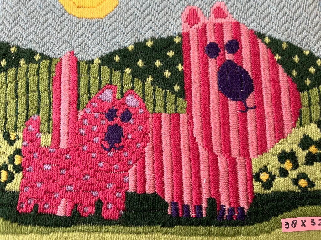 Grappige hondjes geborduurd(kinderkamer), Ophalen of Verzenden, Zo goed als nieuw, Handgemaakt, Wanddecoratie