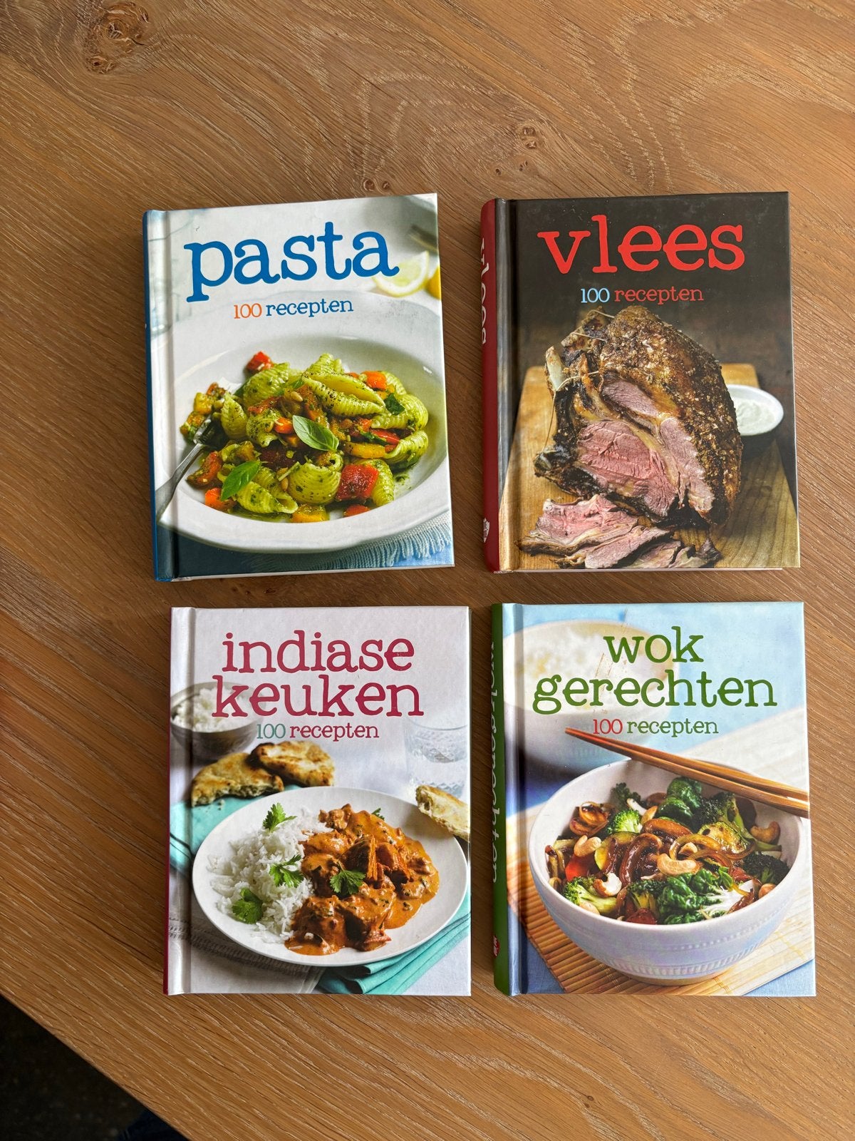 4 kleine kookboeken: Pasta, Vlees, Indiase Keuken, Wok, Ophalen, Nieuw, Azië en Oosters, Hoofdgerechten