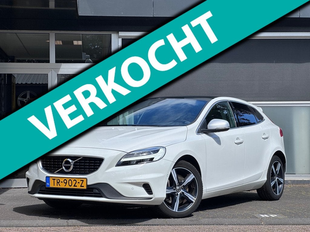 Volvo V40 1.5 T3 Polar+ Sport R-DESIGN / DOH / AUTO / PANO /, Auto's, Volvo, 4 cilinders, 700 kg, Wit, Origineel Nederlands