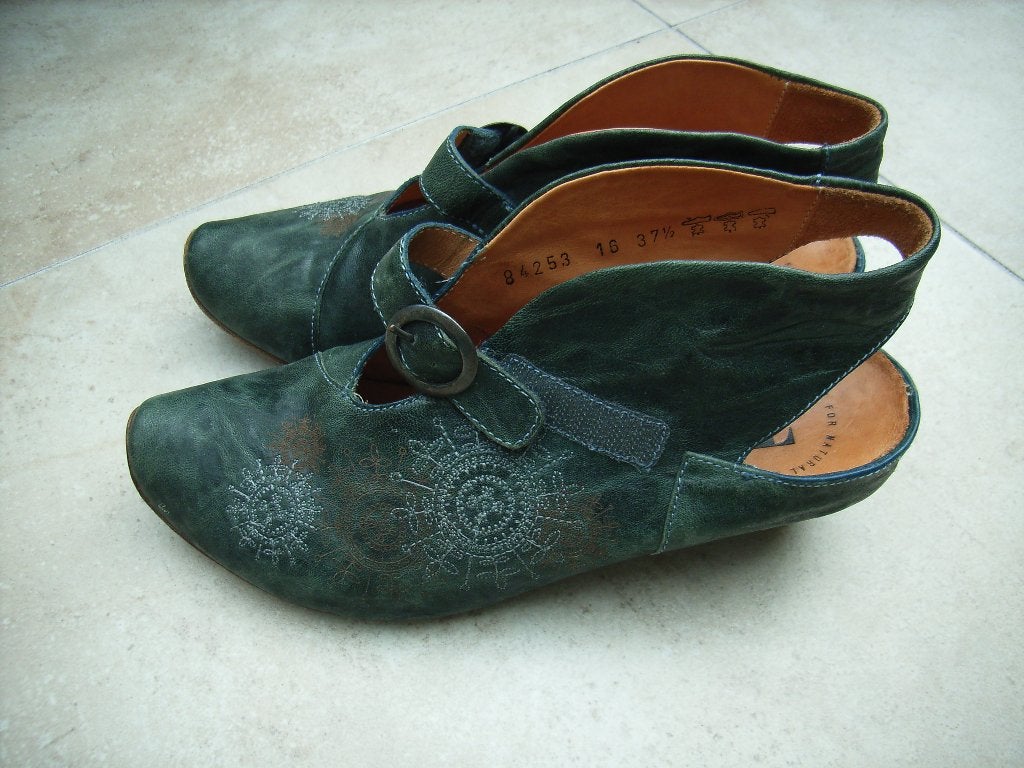 Think! pumps groen/blauw leder maat 37,5(4,5) in prima staat, Kleding | Dames, Pumps, Overige kleuren, Think!, Ophalen of Verzenden