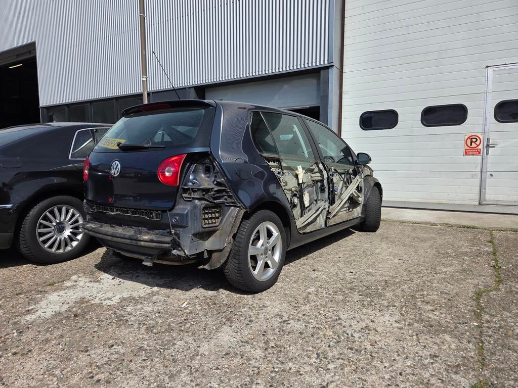 Golf 5 in onderdelen of in te rijden rijd en schakelt goed, Ophalen of Verzenden, Gebruikt