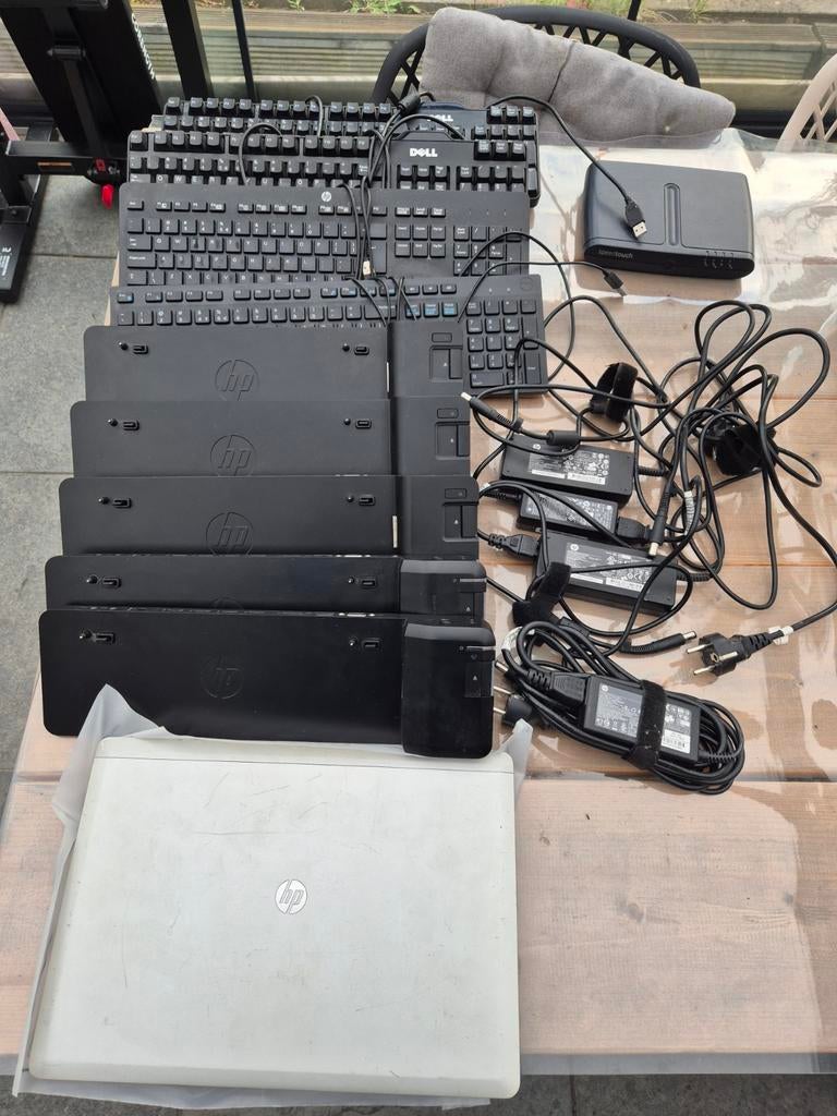 HP Docking Stations, Keyboards, Voedingen & Defecte Laptop, Computers en Software, Windows Laptops, Gebruikt, 14 inch, 2 tot 3 Ghz