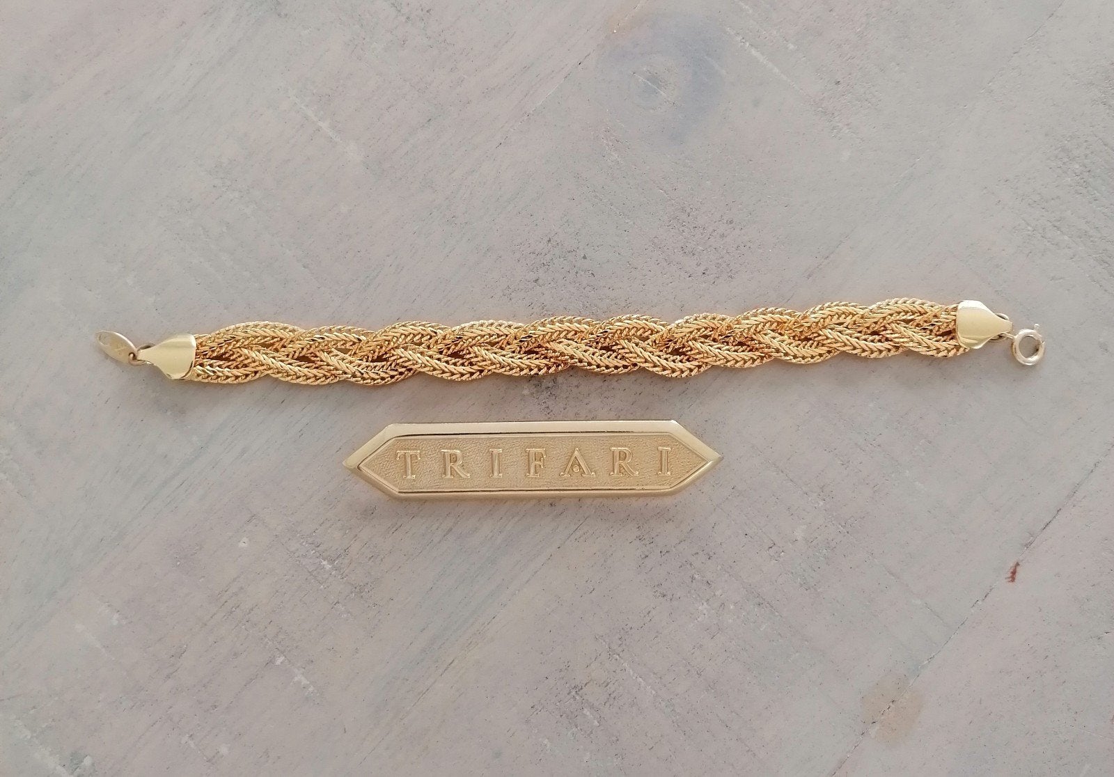 Trifari armband 17 cm - Nieuw, Sieraden, Tassen en Uiterlijk, Ophalen of Verzenden, Nieuw, Goud, Overige materialen