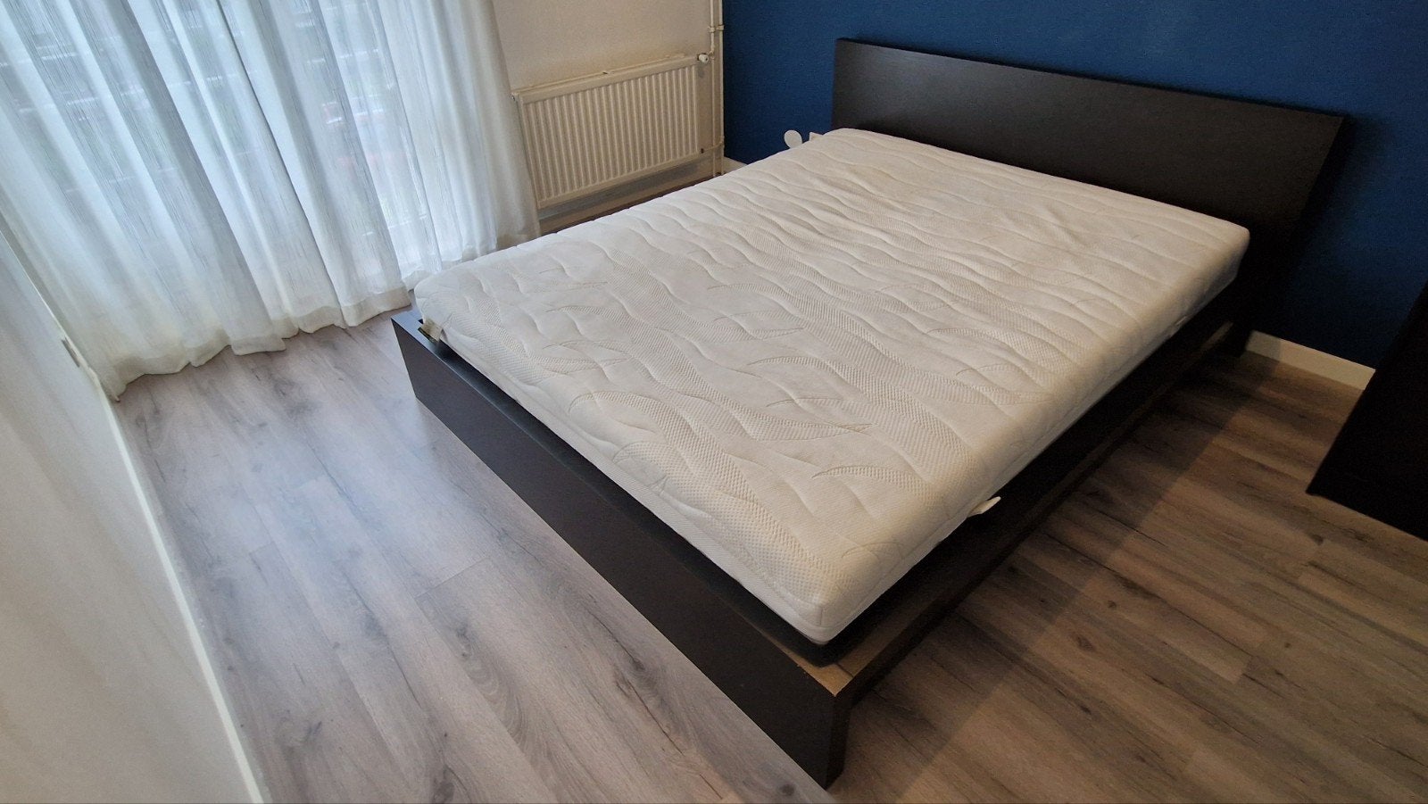 Tweepersoons bed ombouw met tweepersoons matras, Ophalen, Gebruikt, Tweepersoons, 160 cm