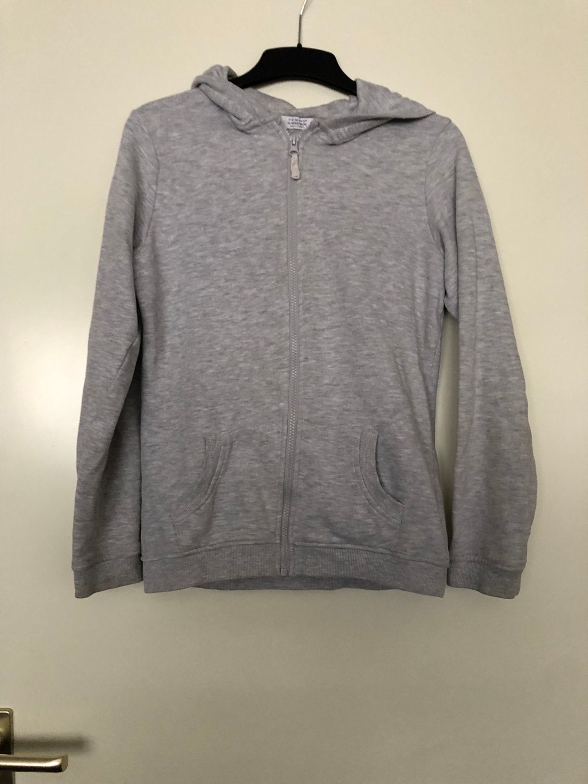 Grijze hoodie met rits van Primark - Maat 164, Ophalen of Verzenden, Zo goed als nieuw, Jongen of Meisje, Trui of Vest