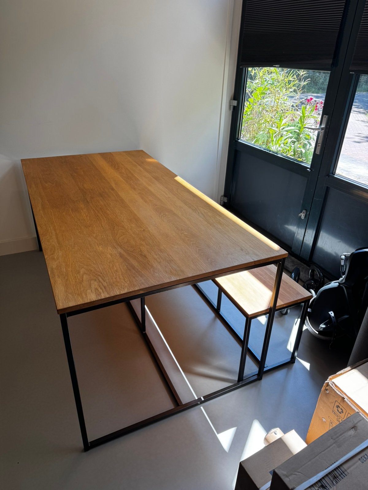 VM design eettafel + bank, Ophalen, Zo goed als nieuw