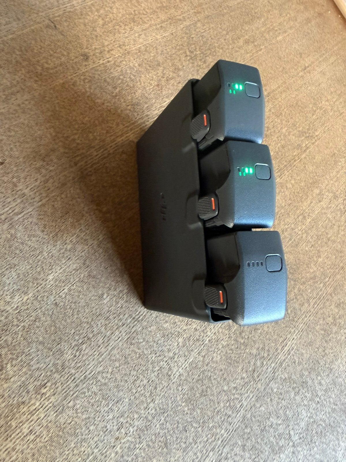 DJI Avata 2 Intelligent Flight Batteries 3x Inc Hub, Quadcopter of Multicopter, RTF (Ready to Fly), Zo goed als nieuw, Ophalen