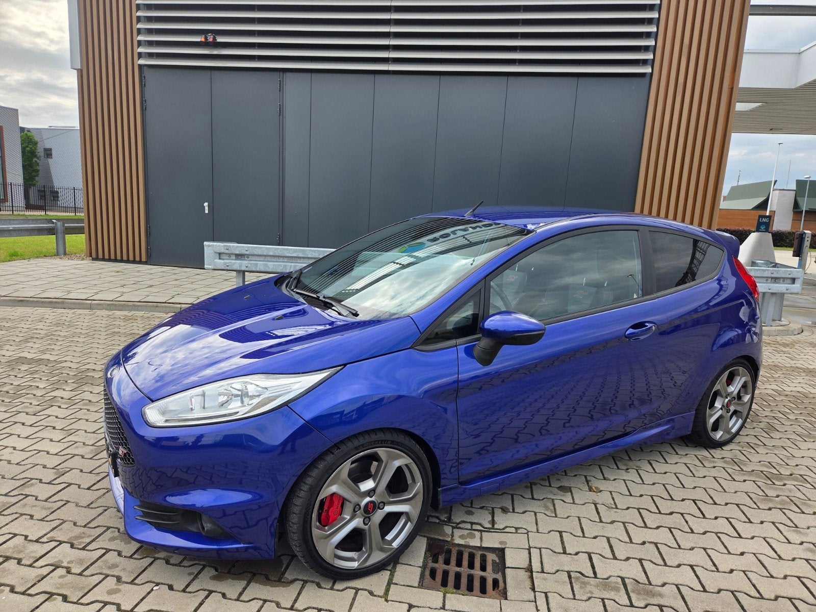 Ford Fiësta 1.6 ST Ecoboost 2014 Blauw nieuwe APK[ bilstein, Voorwielaandrijving, 1596 cc, 1063 kg, 4 cilinders