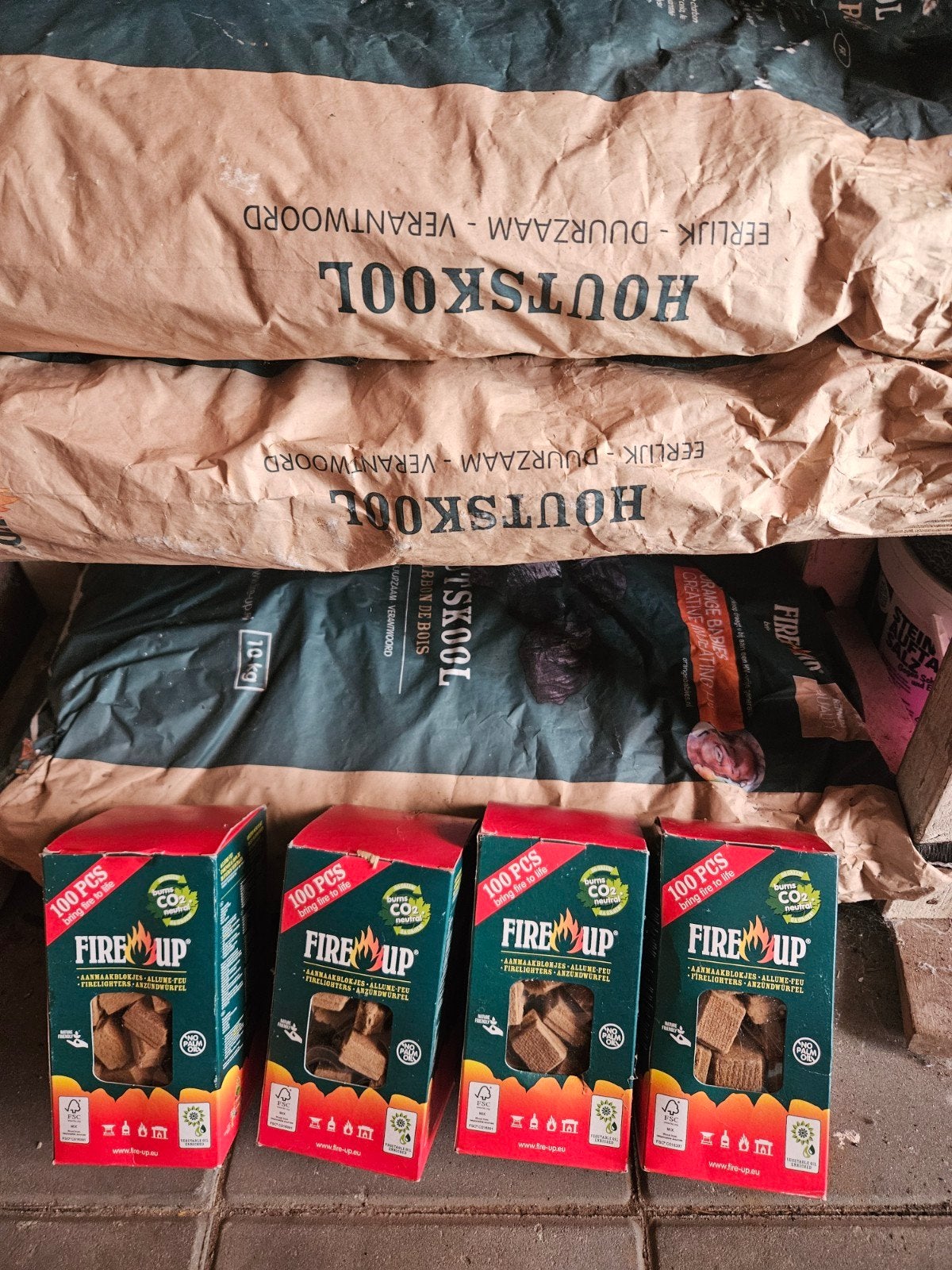 Houtskool en aanmaakblokjes voor BBQ - Nieuw, Ophalen, Nieuw