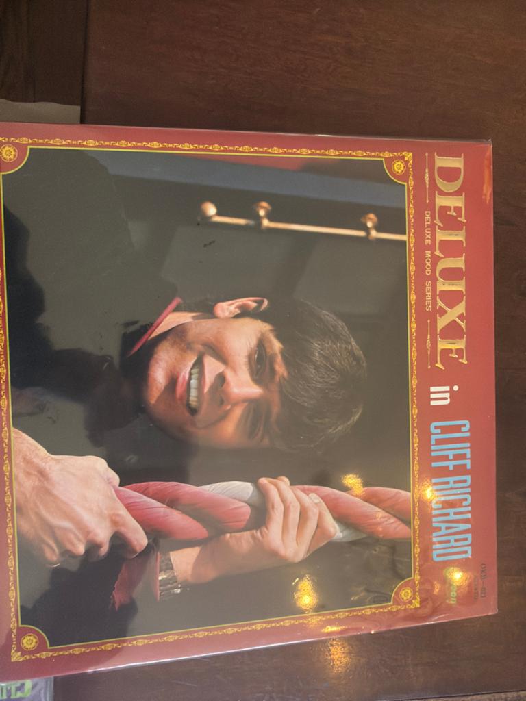 Cliff Richard - Deluxe in Cliff Richard (Made in Japan), Gatefold hoes, Ophalen of Verzenden, Zo goed als nieuw