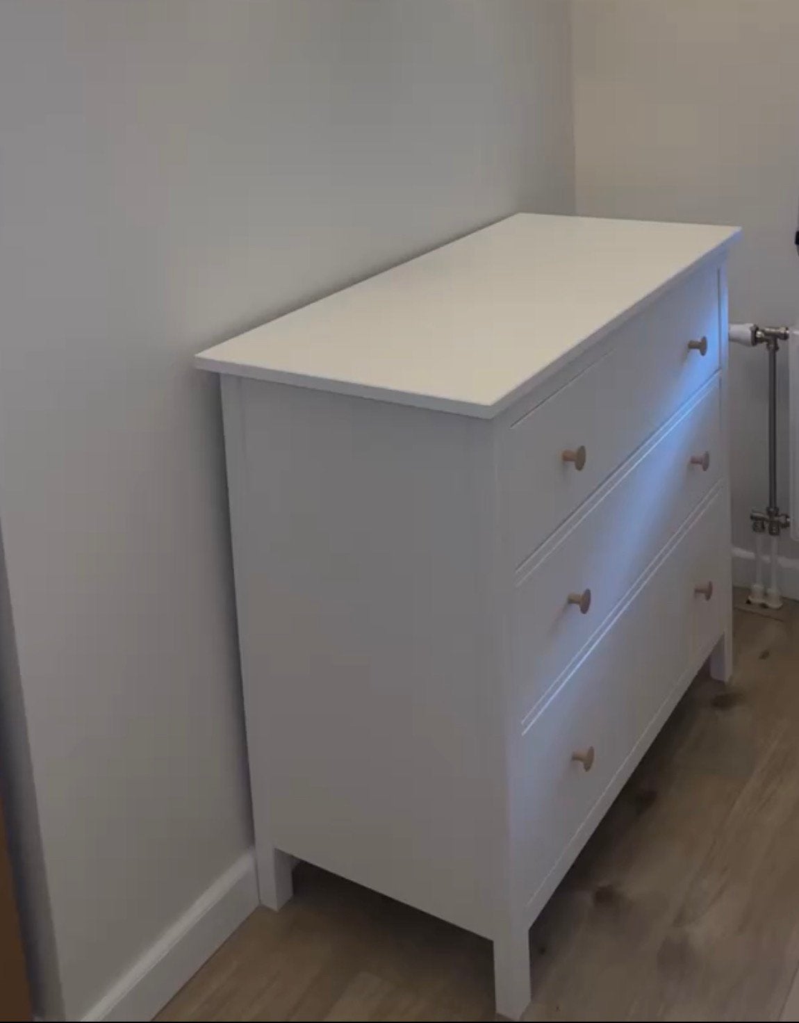 Hemnes ladekast/Commode ikea met houten knopjes, Ophalen, 50 tot 70 cm, 90 tot 105 cm, 100 cm of meer
