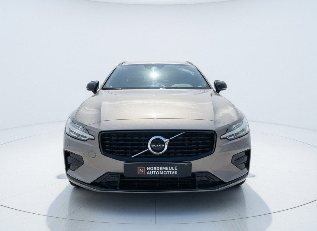 Volvo V60 2.0 B4 PLUS DARK, Leder, Lane, LED, ACC, Auto's, Volvo, Euro 6, 4 cilinders, 1969 cc, 1634 kg