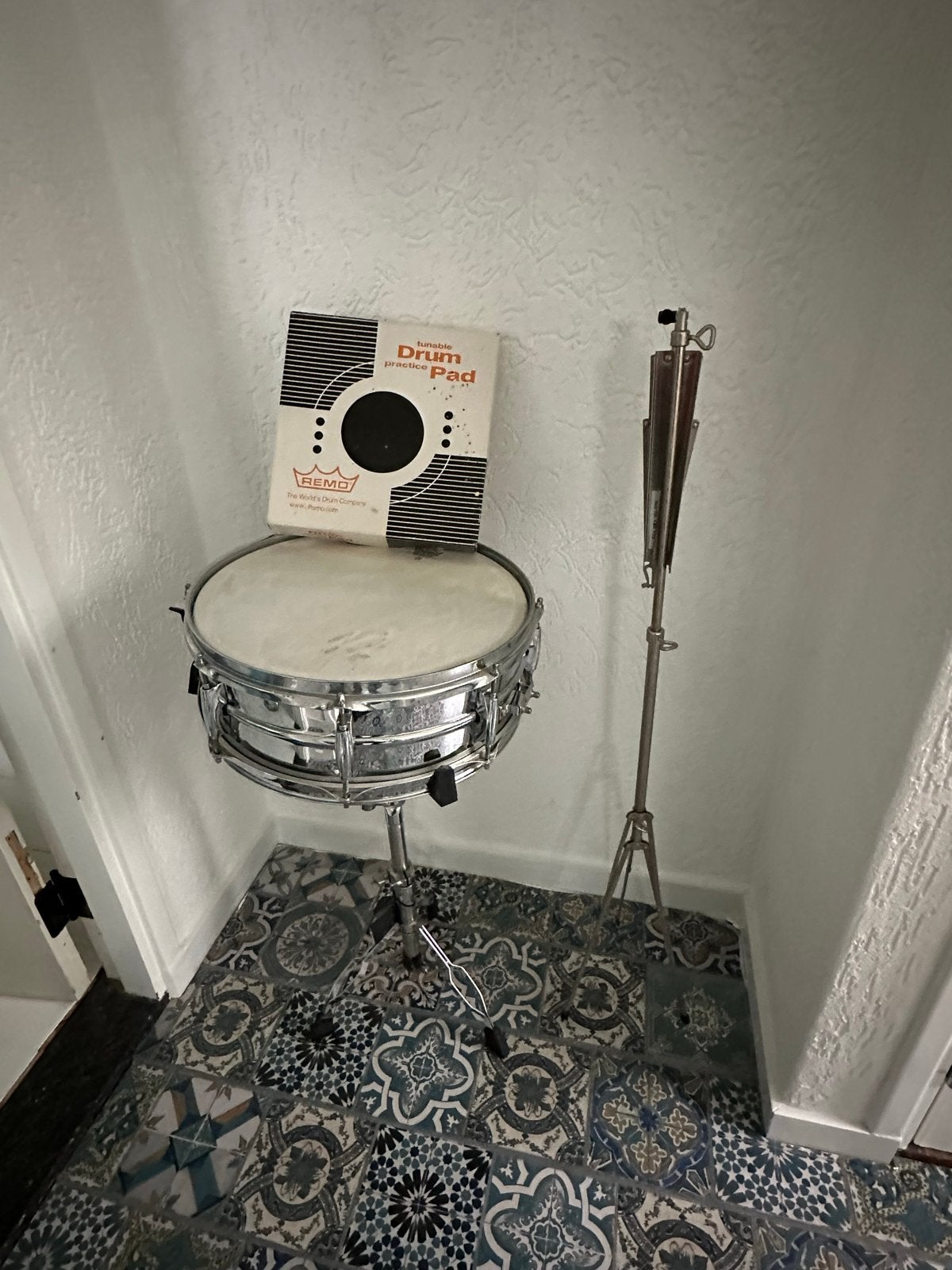 Snaredrum met standaard en oefenpad, Ophalen of Verzenden, Gebruikt