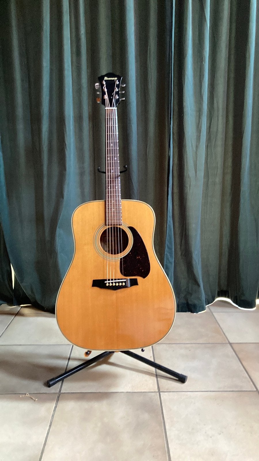 Ibanez  V 320 Western gitaar, Ophalen, Zo goed als nieuw, Western- of Steelstringgitaar