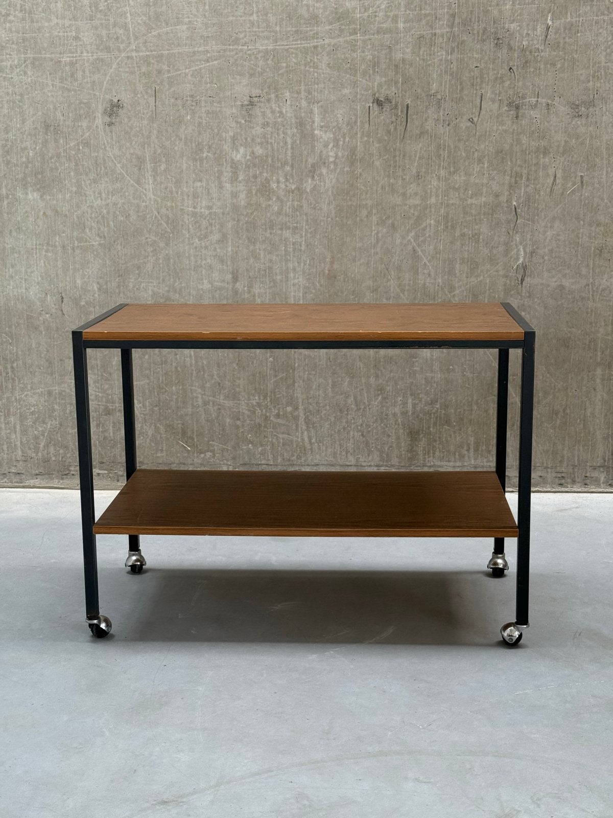 Jaren '70 Serveertafel / Tv-tafel / Platenspelertafel, Gebruikt, X, 75 cm of meer, Rechthoekig