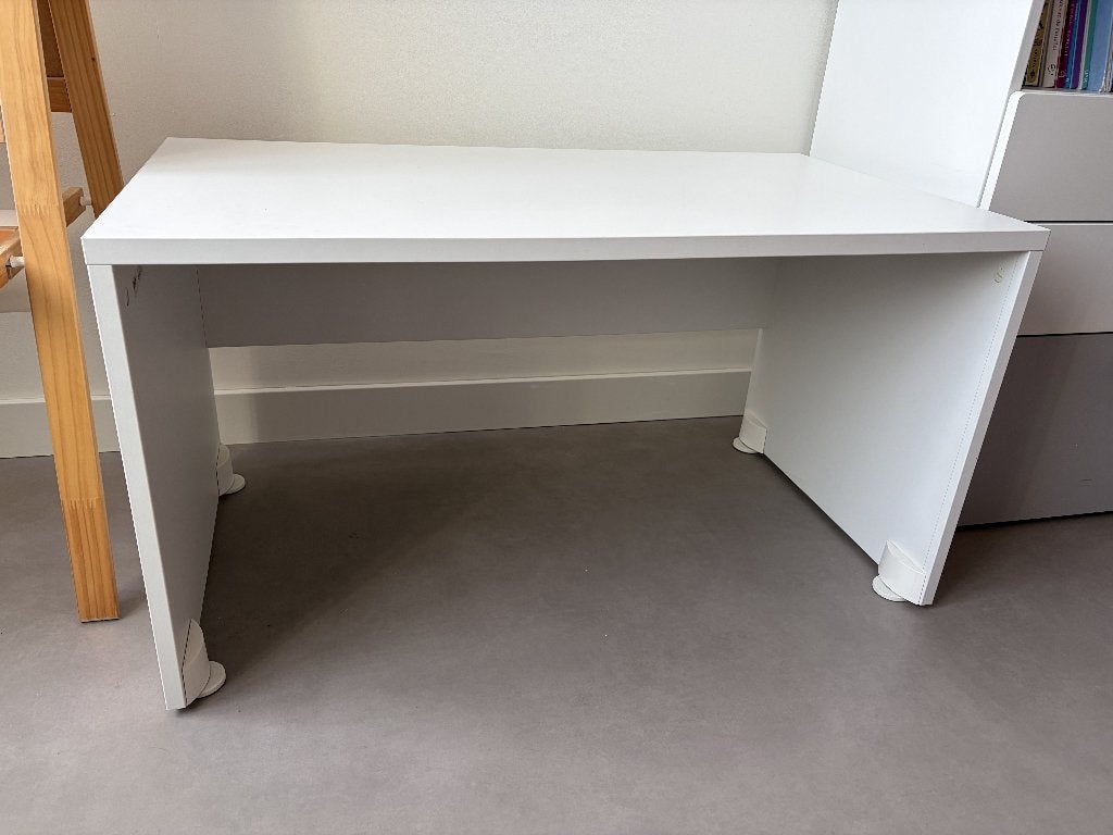 IKEA SMÅSTAD bureau wit, Ophalen, Zo goed als nieuw, Tafel(s)