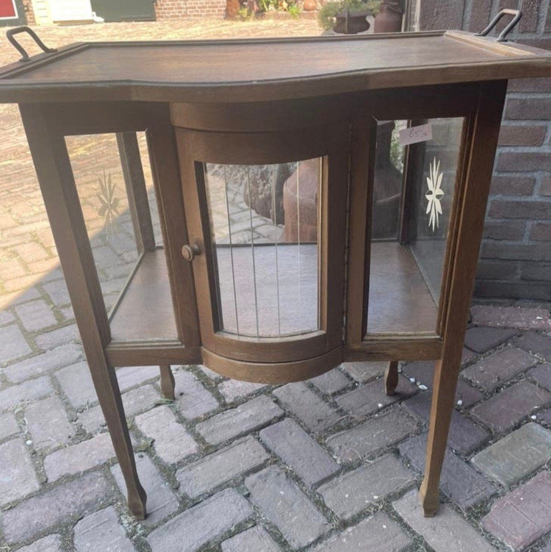 Theekastje, Ophalen