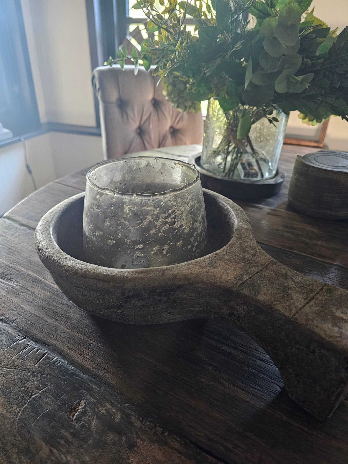 Decoratieve stenen schaal met handvat, Ophalen