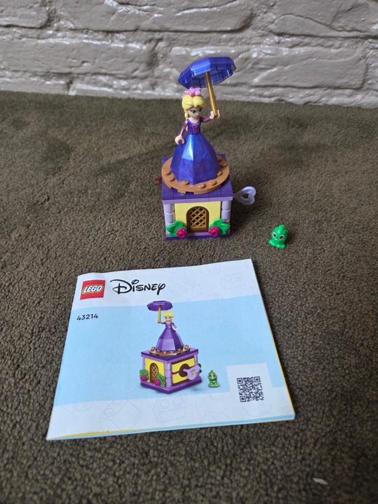 LEGO Disney 43214 Rapunzel's Toren als nieuw, Ophalen of Verzenden, Zo goed als nieuw