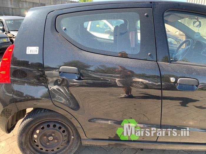 Portier 4Deurs rechts-achter van een Suzuki Alto, Auto-onderdelen, Gebruikt, -, Deur, -