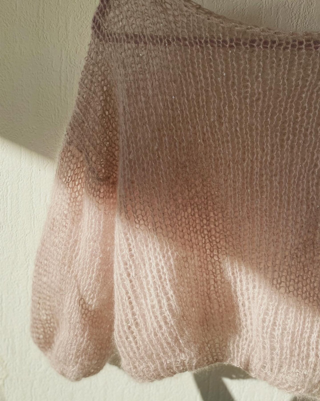 Handgemaakte mohair trui met pailletten, Kleding | Dames, Truien en Vesten, Ophalen of Verzenden, Nieuw, Maat 36 (S), Roze