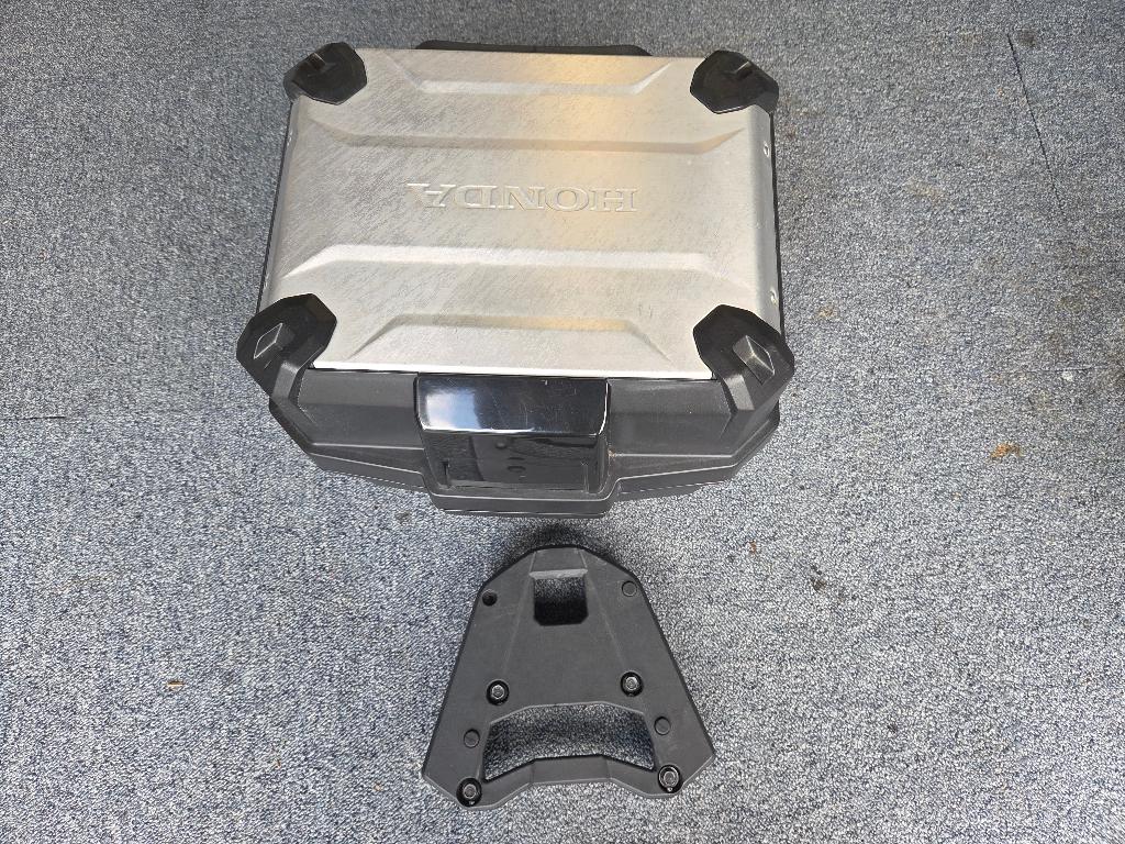 Honda CRF1000  originele topkoffer:  bieden vanaf 175 euro, Ophalen of Verzenden, Gebruikt