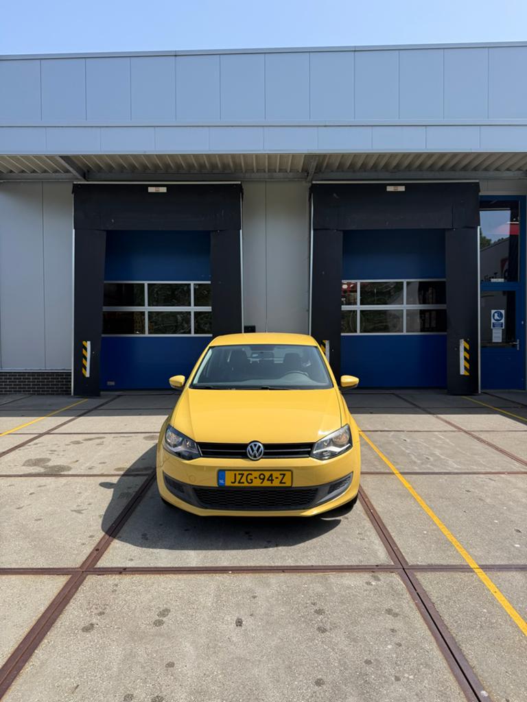 Volkswagen Polo | 2 Jaar APK |Onderhoudsboekje | 1eig, Auto's, Volkswagen, Voorwielaandrijving, 967 kg, 1198 cc, Geel
