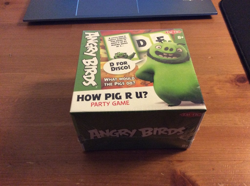 Angry Birds, How Pig R U kaartspel. Nieuw in folie. engels, Ophalen of Verzenden, Nieuw, Tactic