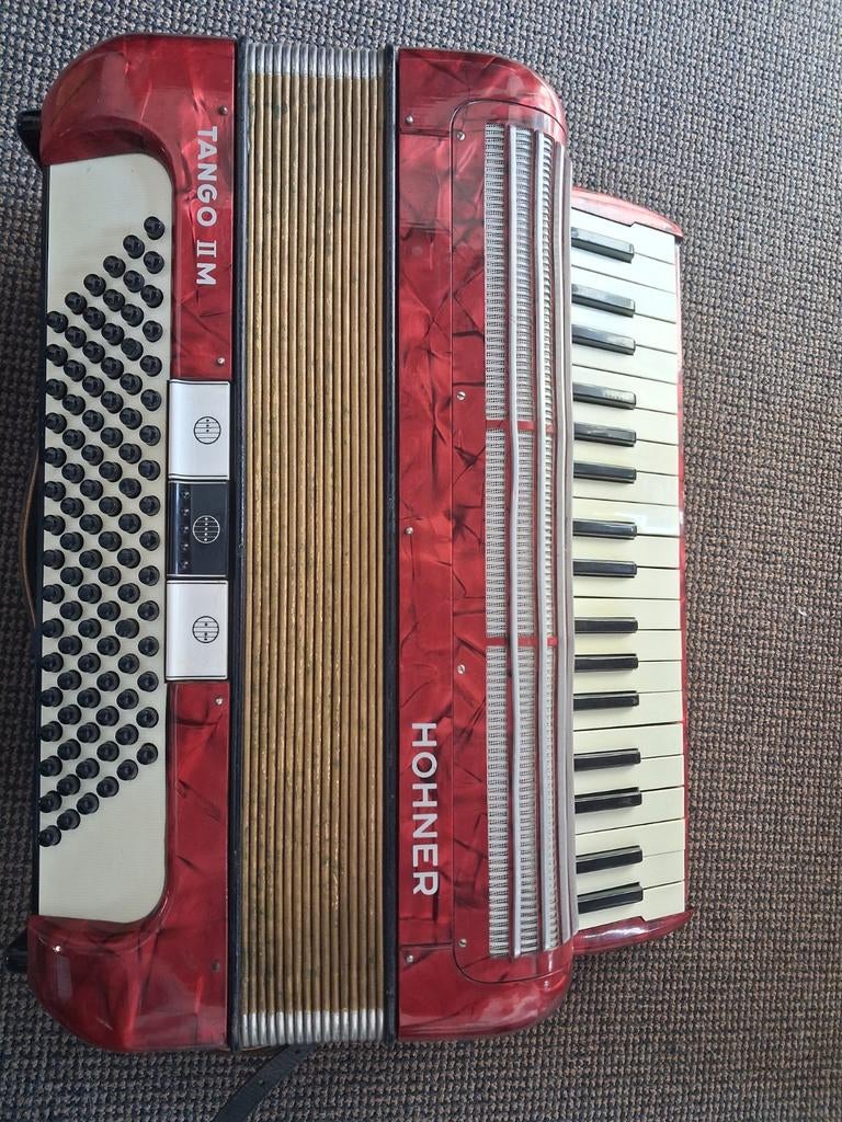 Hohner Tango 2 M Accordeon 225 EURO, Muziek en Instrumenten, Accordeons, Ophalen, Gebruikt, 120-bas, Hohner