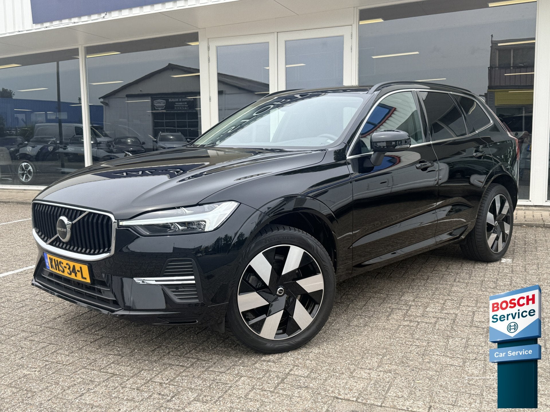 Volvo XC60 2.0 B4 Momentum Business | Keyless | LED | Apple/, Stof, Gebruikt, Euro 6, 4 cilinders